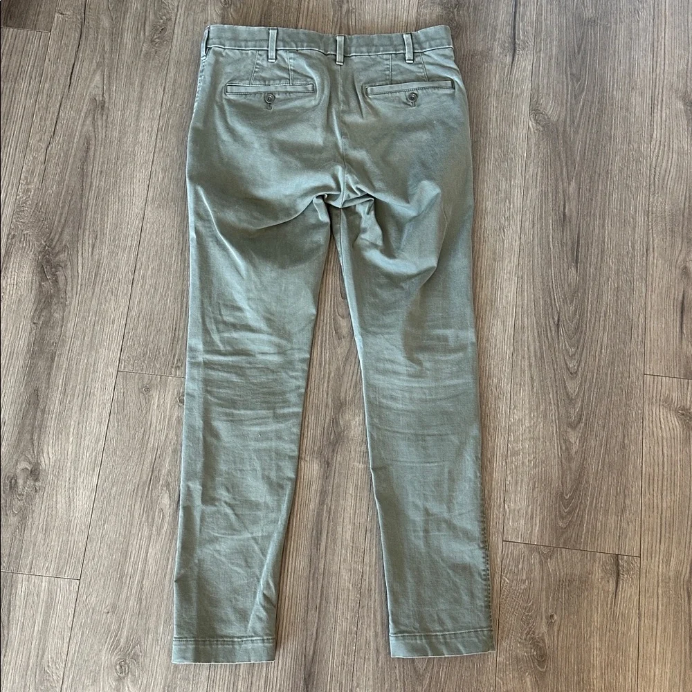 Uniqlo Olive chinos - Picture 4 of 5